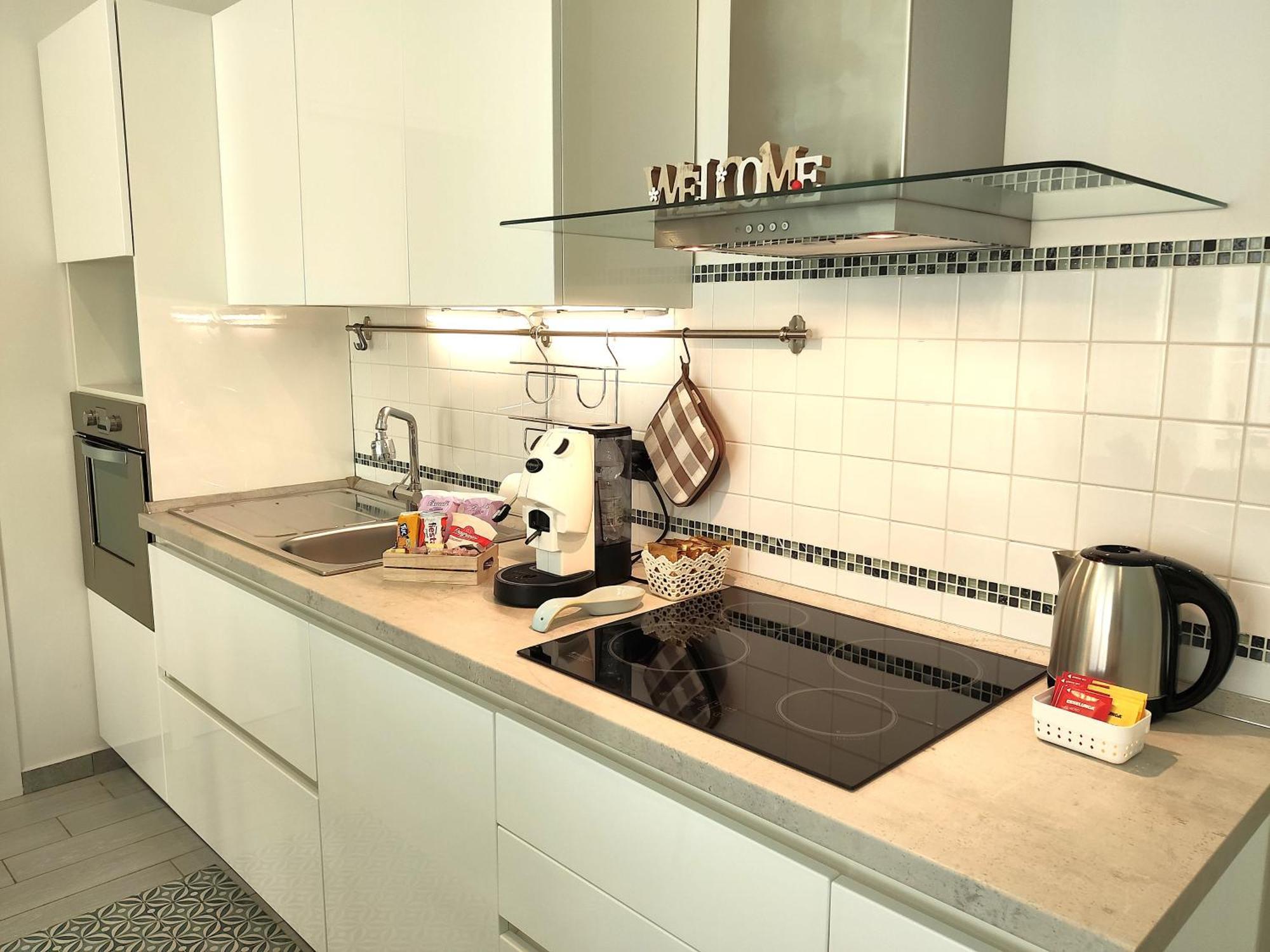Matthias - - Modern And Cozy Flat, Close To The Metro - 10min From Station Appartamento